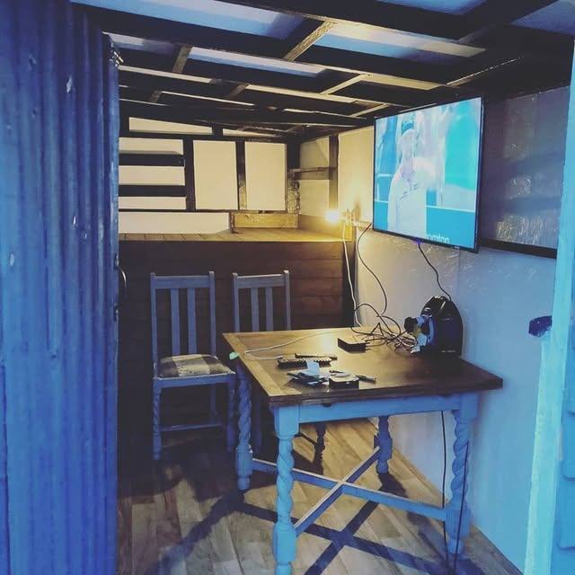 Interior fit-out of a timber garden room